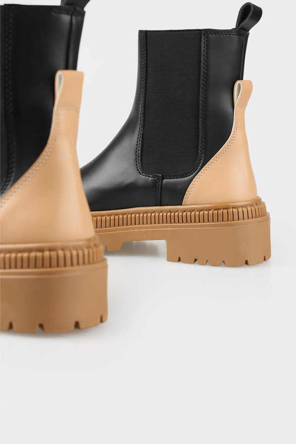 Siyah düz kadın chelsea bot, günlük kullanım için - Elle Shoes