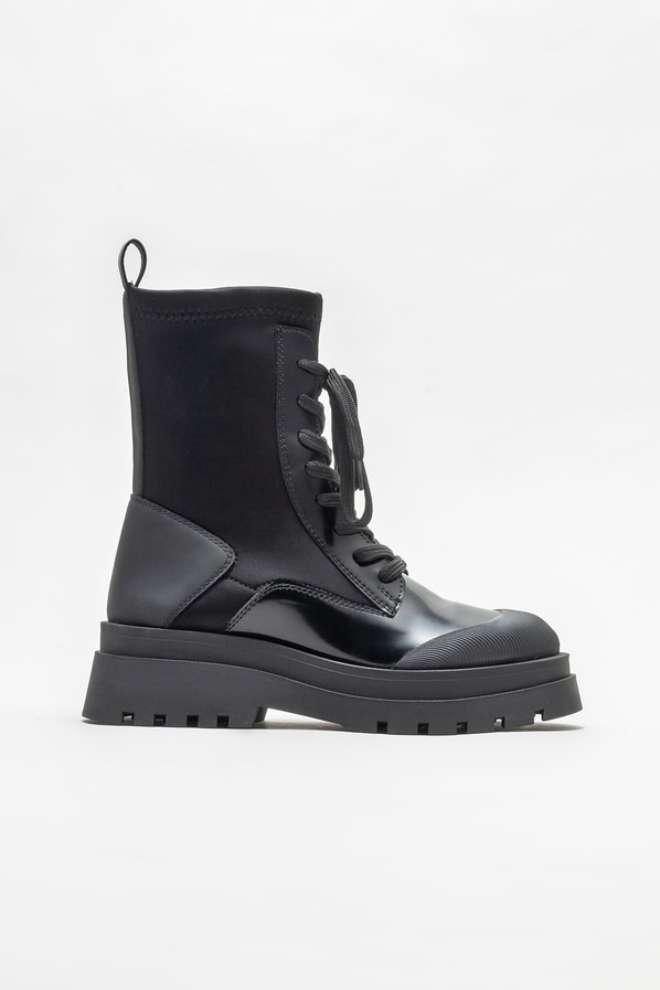 Siyah düz kadın bot, günlük kullanım için - Elle Shoes