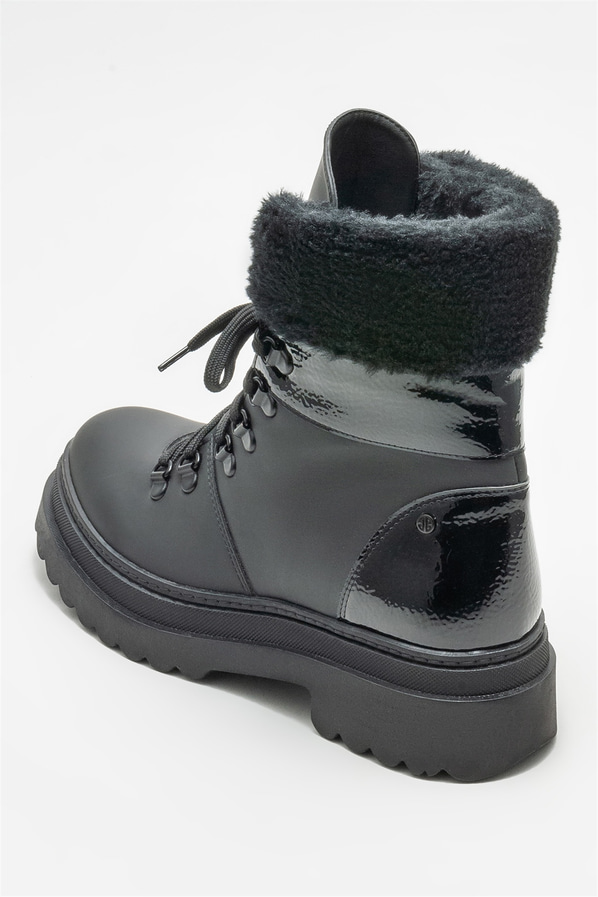 Siyah düz kadın bot, günlük kullanım için - Elle Shoes