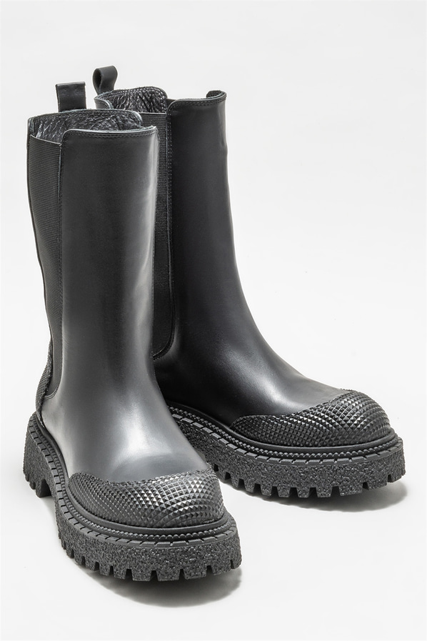 Siyah düz kadın bot, günlük kullanım için - Elle Shoes
