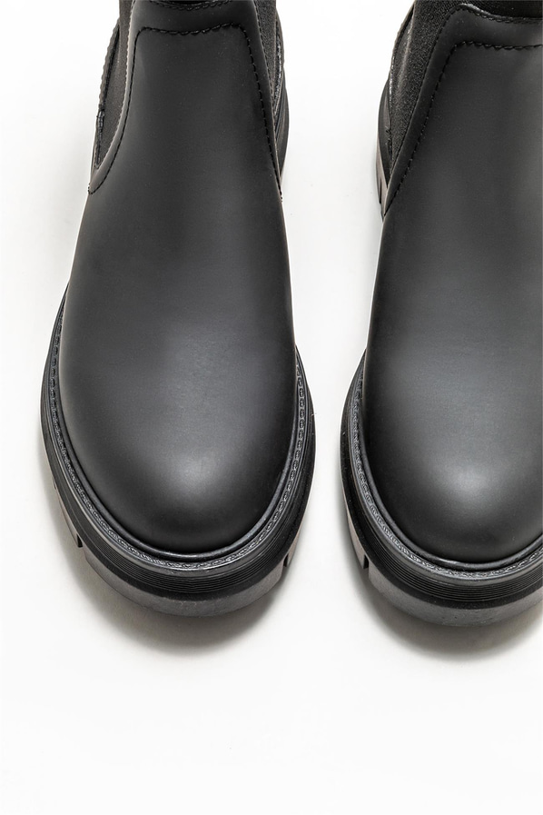 Siyah düz kadın chelsea bot, günlük kullanım için - Elle Shoes