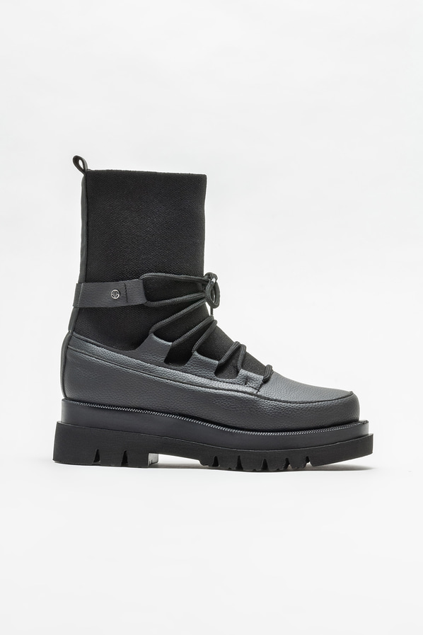 Siyah düz kadın bot, günlük kullanım için - Elle Shoes