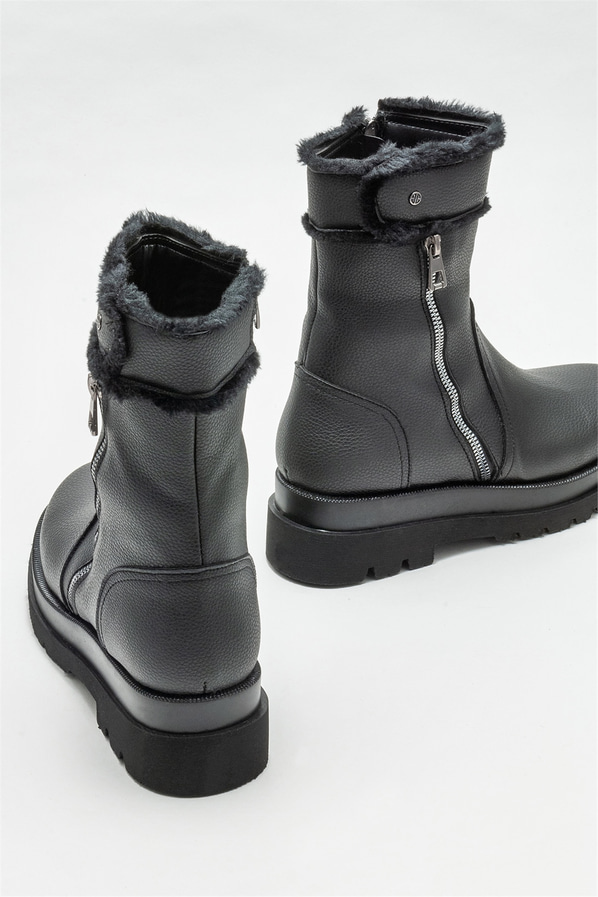 Siyah düz kadın bot, günlük kullanım için - Elle Shoes