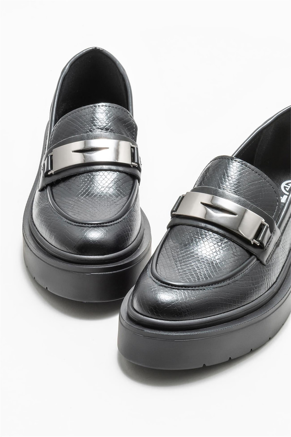 Siyah kadın loafer, günlük kullanım için - Elle Shoes