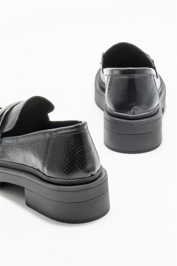 Siyah kadın loafer, günlük kullanım için - Elle Shoes