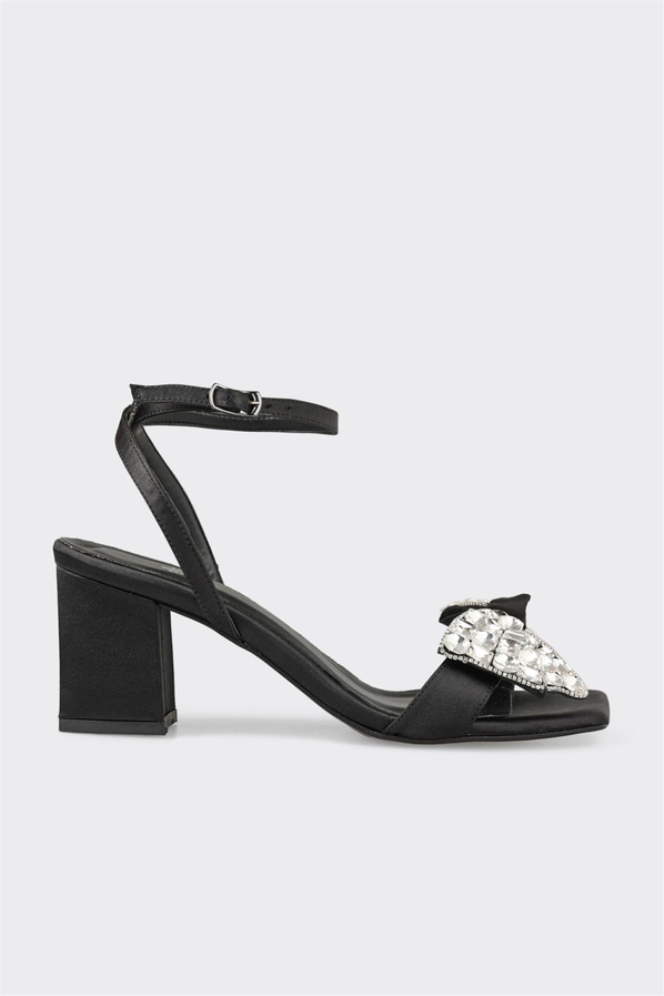 Siyah simli topuklu kadın sandalet, rahat kullanım için - Elle Shoes
