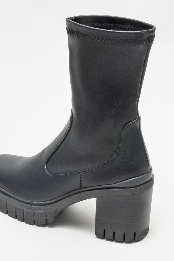 Siyah topuklu kadın bot, günlük kullanım için - Elle Shoes