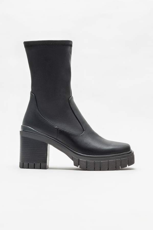 Siyah topuklu kadın bot, günlük kullanım için - Elle Shoes