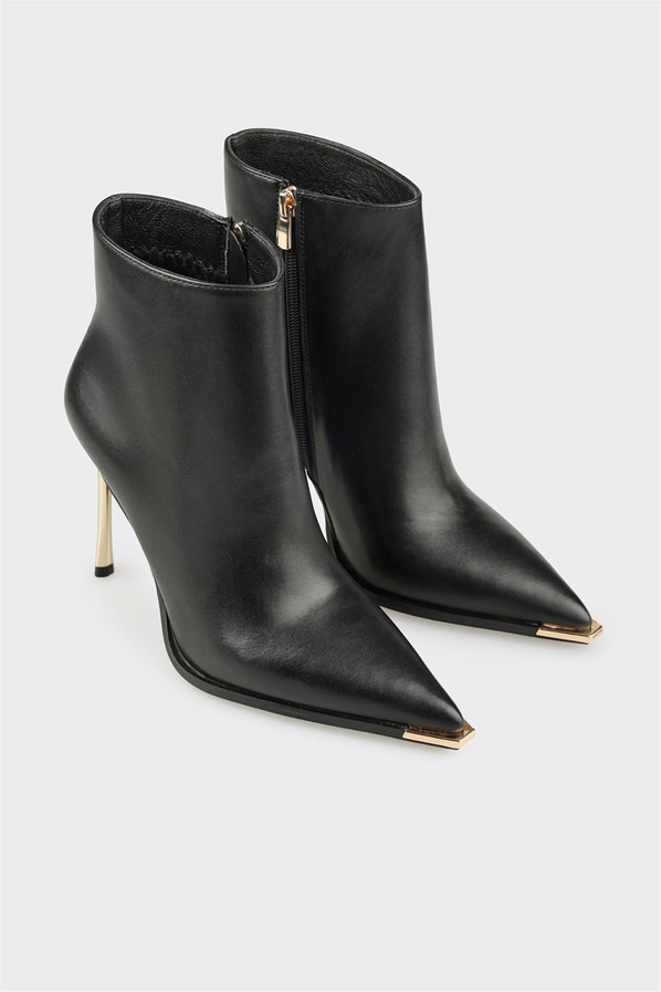 Siyah Kadın Klasik Bot