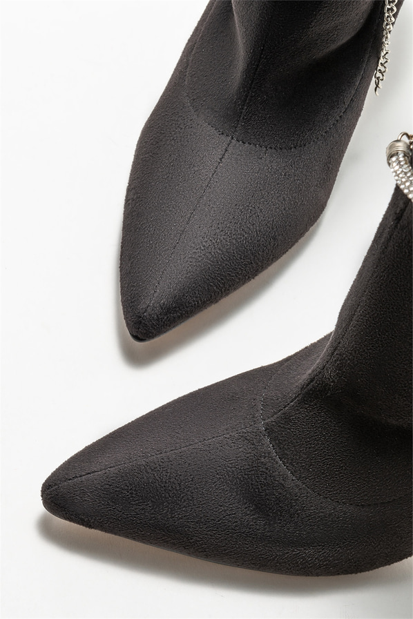 Siyah topuklu kadın bot, klasik stil için - Elle Shoes