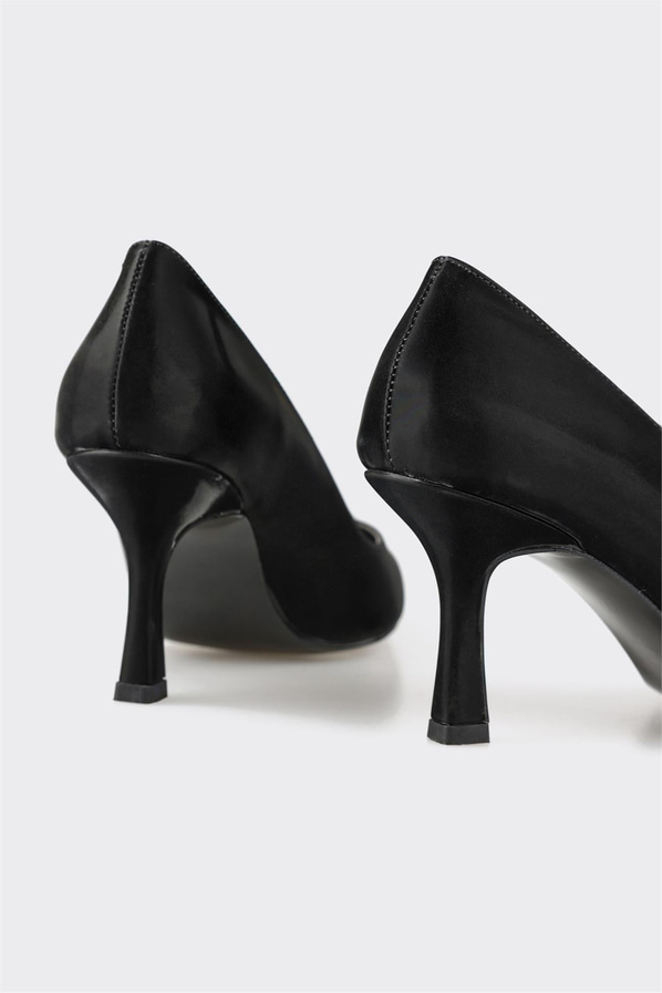 Siyah deri örgü dokulu kadın stiletto, ofis stili için - Elle Shoes