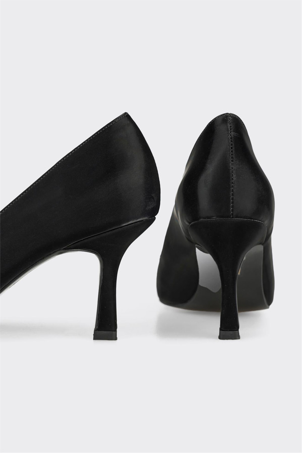 Siyah kadın stiletto, rahat kullanım için - Elle Shoes