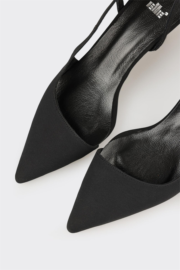 Siyah deri topuklu kadın ayakkabı, günlük kullanım için - Elle Shoes