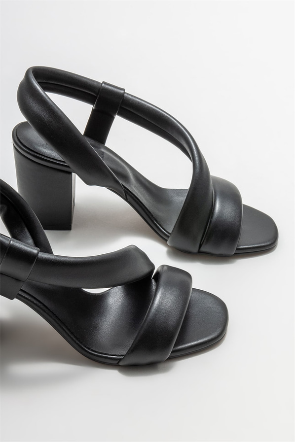 Siyah topuklu kadın sandalet - Elle Shoes