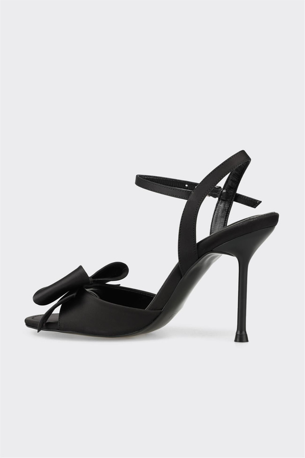Siyah topuklu kadın sandalet, rahat kullanım için - Elle Shoes