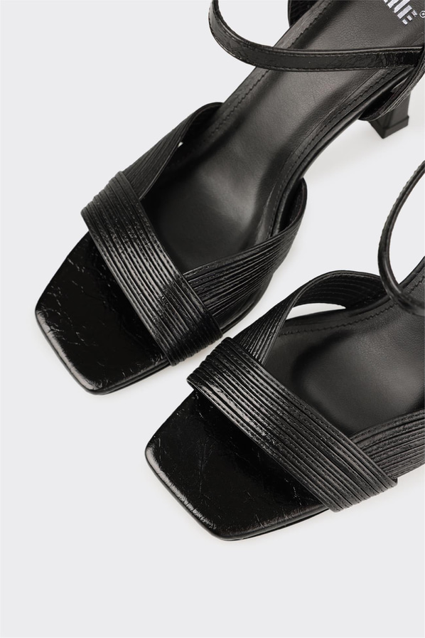 Siyah Kadın Topuklu Sandalet