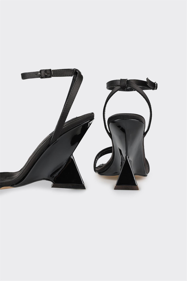Siyah topuklu kadın sandalet - Elle Shoes
