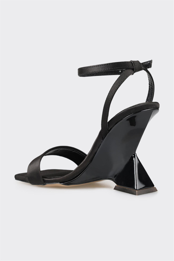 Siyah topuklu kadın sandalet - Elle Shoes