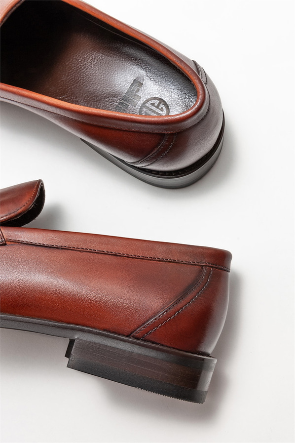 Taba deri erkek loafer, klasik stil için - Elle Shoes