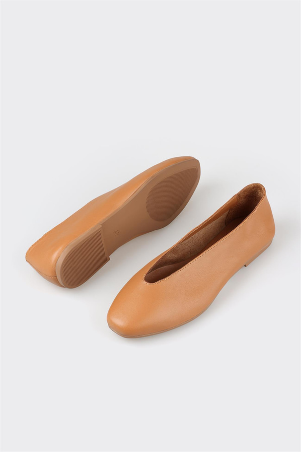 Taba deri simli kadın babet, rahat kullanım için - Elle Shoes