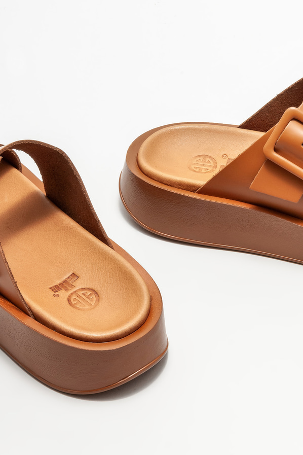 Taba deri dolgu topuklu kadın terlik - Elle Shoes