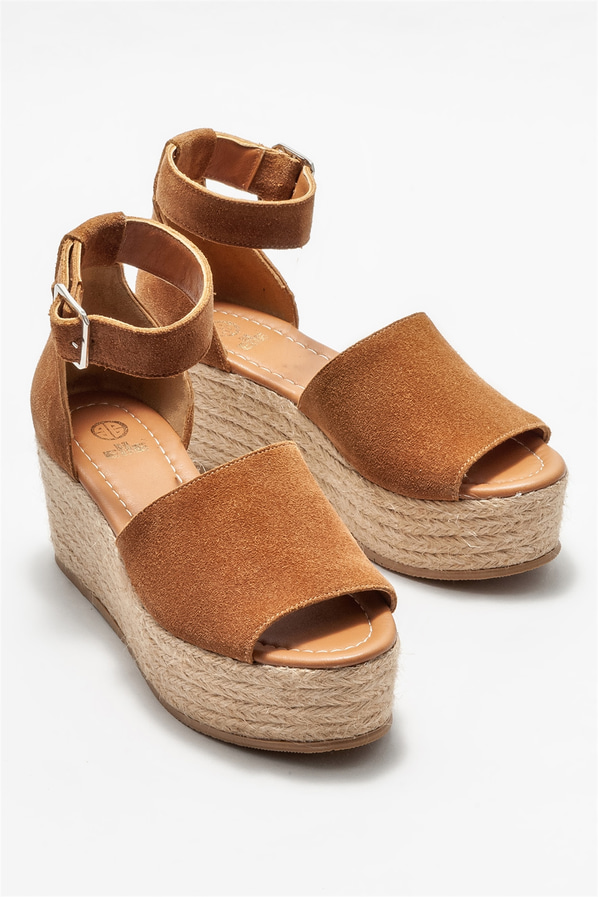 Taba deri ve süet tokalı dolgu topuklu kadın sandalet - Elle Shoes