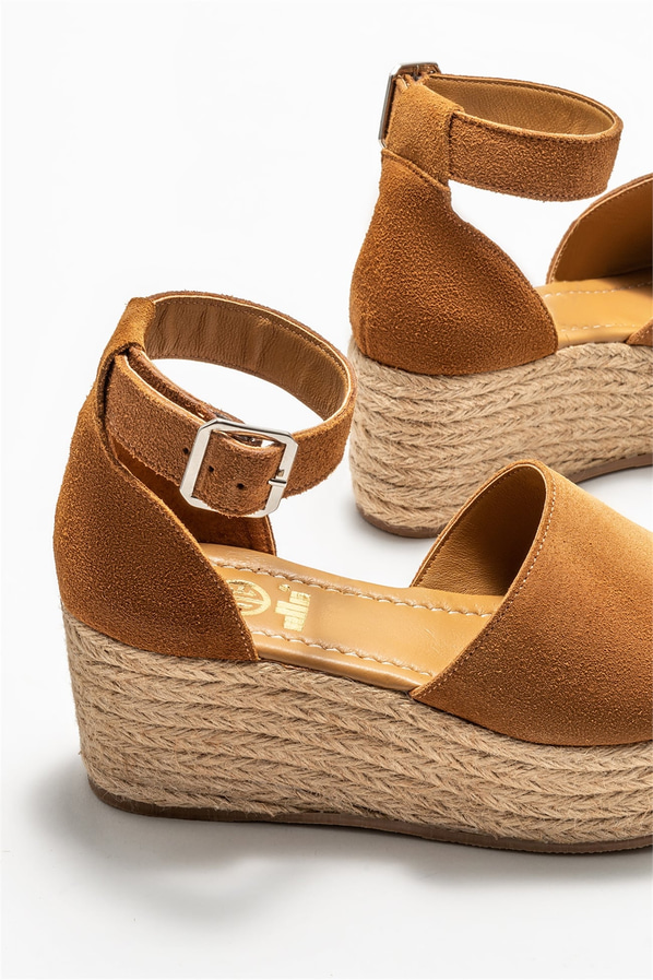 Taba kahve deri ve süet bağcıklı dolgu topuklu kadın sandalet, rahat kullanım için - Elle Shoes