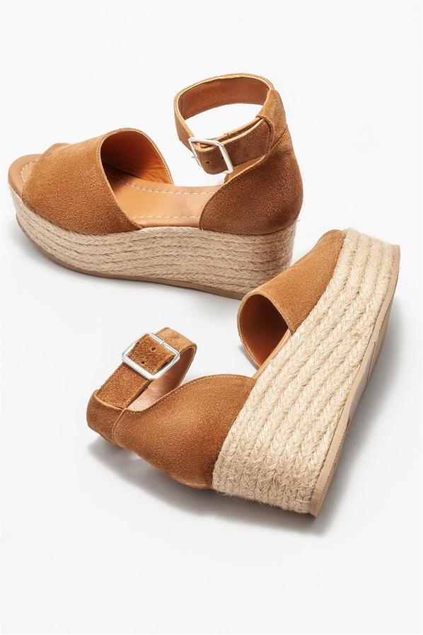 Taba deri ve süet tokalı dolgu topuklu kadın sandalet - Elle Shoes