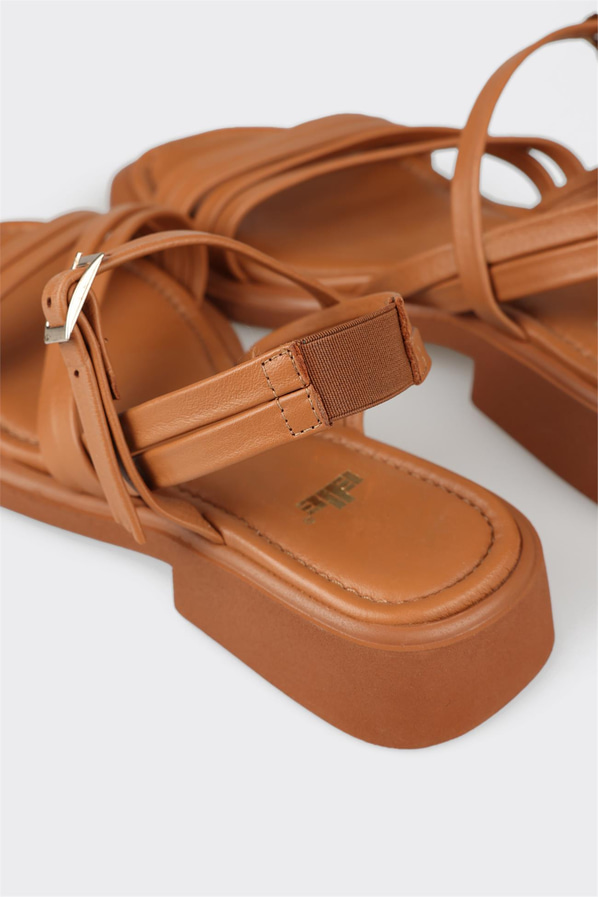 Taba deri düz kadın sandalet, ofis stili için - Elle Shoes