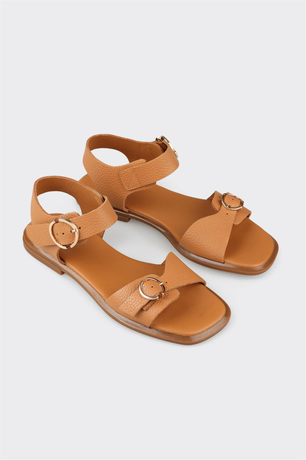 Taba deri düz kadın sandalet, rahat kullanım için - Elle Shoes