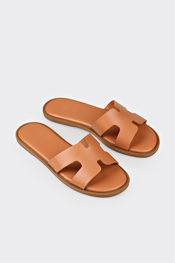 Taba deri düz kadın terlik, ofis stili için - Elle Shoes