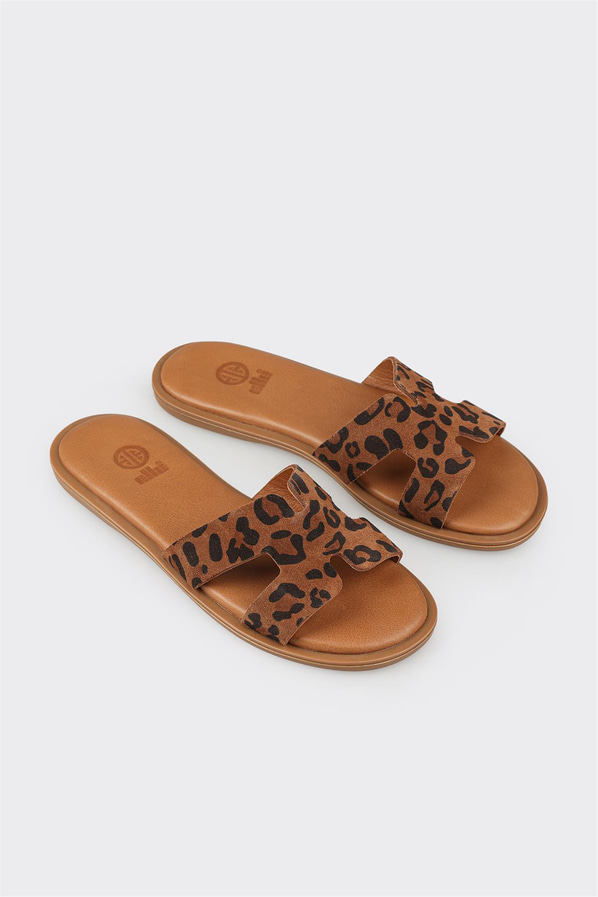 Taba deri düz kadın terlik, rahat kullanım için - Elle Shoes