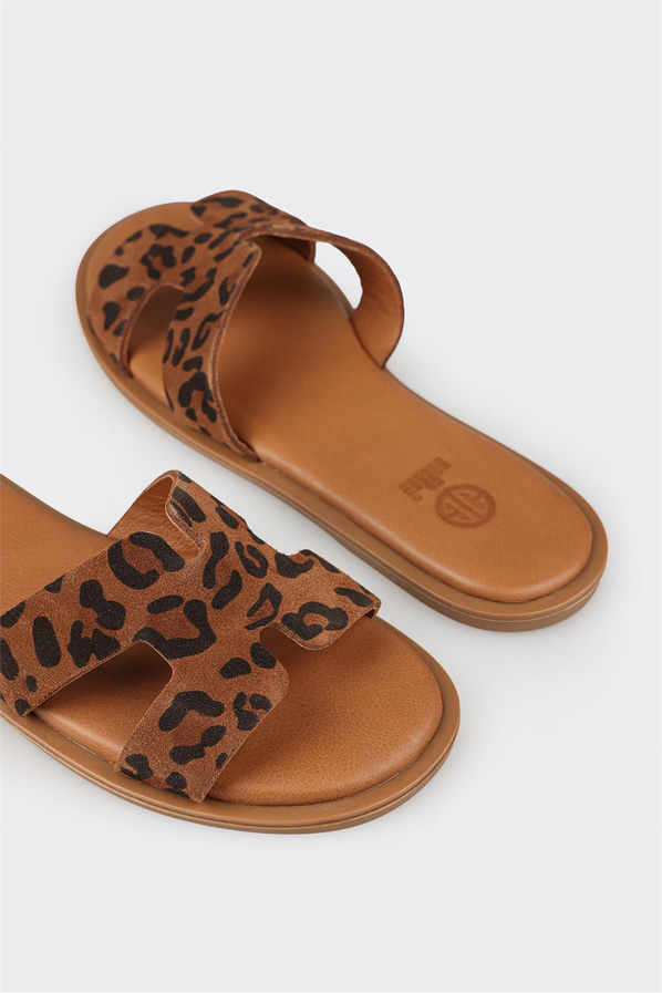 Taba deri düz kadın terlik, rahat kullanım için - Elle Shoes