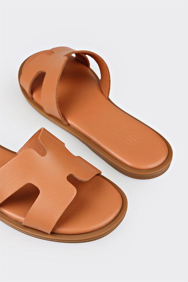Taba deri düz kadın terlik, ofis stili için - Elle Shoes