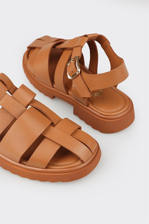 Taba deri düz kadın sandalet, rahat kullanım için - Elle Shoes