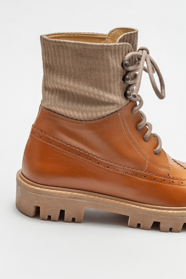 Taba deri düz kadın bot, günlük kullanım için - Elle Shoes