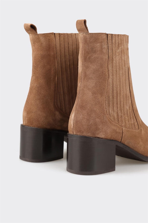 Taba deri topuklu kadın bot, rahat kullanım için - Elle Shoes