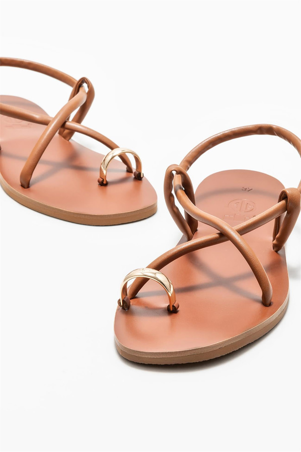 Taba deri kadın sandalet, rahat kullanım için - Elle Shoes