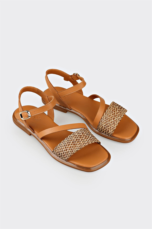 Taba düz kadın sandalet, rahat kullanım için - Elle Shoes
