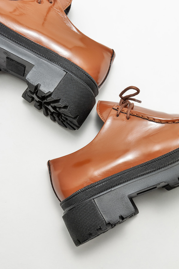 Taba düz kadın ayakkabı, günlük kullanım için - Elle Shoes