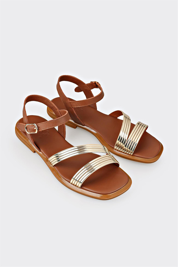 Taba toprak kadın düz sandalet, rahat kullanım için - Elle Shoes
