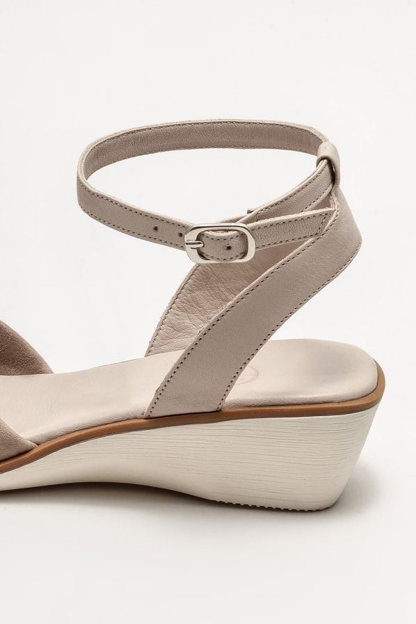 Vizon deri dolgu topuklu kadın sandalet - Elle Shoes