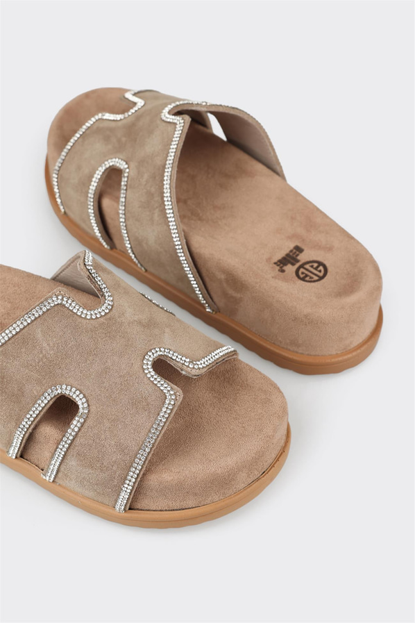 Vizon deri kalın tabanlı yumuşak dokulu kadın terlik, rahat kullanım için - Elle Shoes