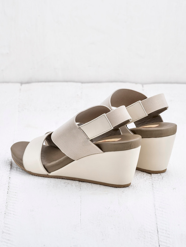 Bej dolgu topuklu kadın sandalet - Elle Shoes