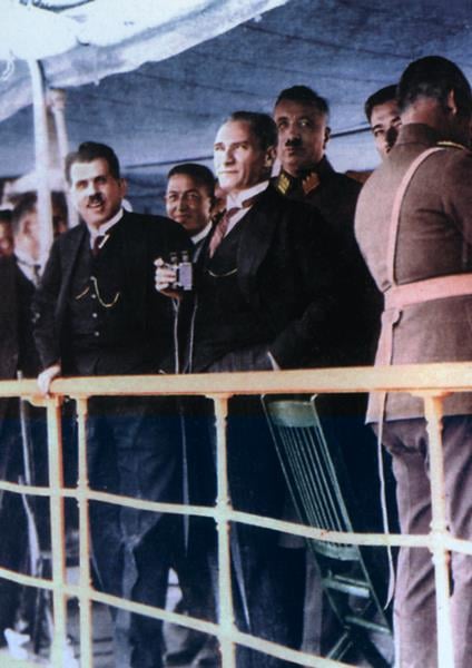 Mustafa Kemal Atatürk - Kanvas Tablo ATGE-065-FAtatürk TablolarıTablolife.com