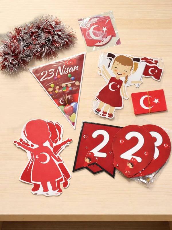 23 Nisan Bayramı Süsleme Seti – Türk Bayraklı Okul Sınıf Süsleme Paketi - Milli Bayram Süsleri | Parti Adresi
