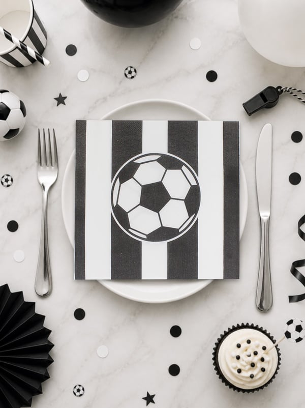 Siyah Beyaz Futbol Temalı Kağıt Peçete – Doğum Günü Parti Süsleri 20'li - Beşiktaş | Parti Adresi