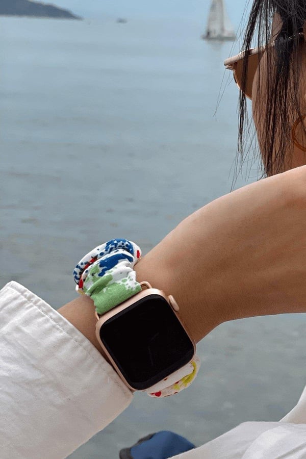 Scrunchie Apple Watch Band Rainbow