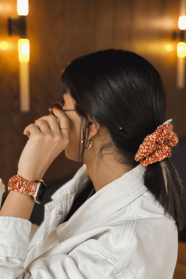 Scrunchie Apple Watch Band Daisy - with Scrunchie