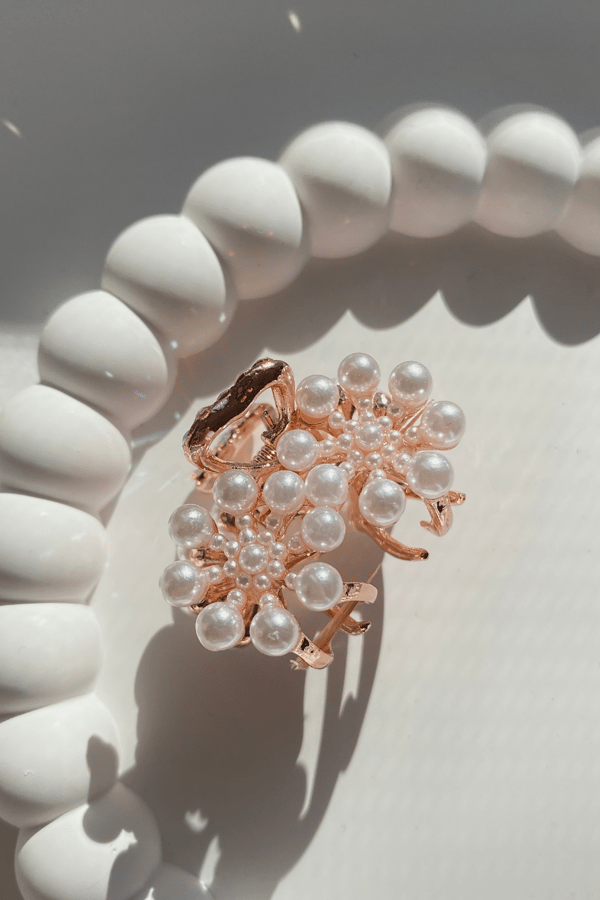 Pearl Claw Clip